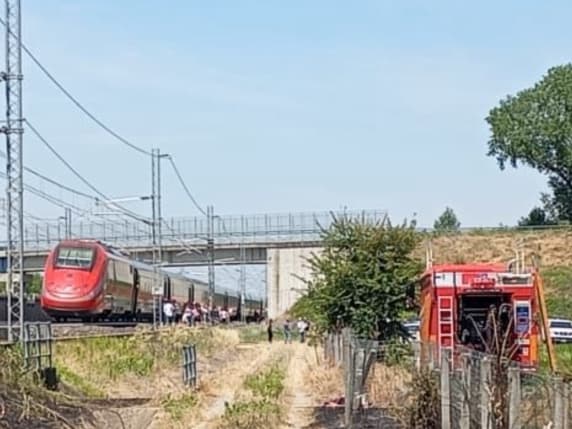 Lodi, treno dell'Alta velocità bloccato per ore sotto il sole senza aria condizionata: un'altra giornata di disagi per i viaggiatori