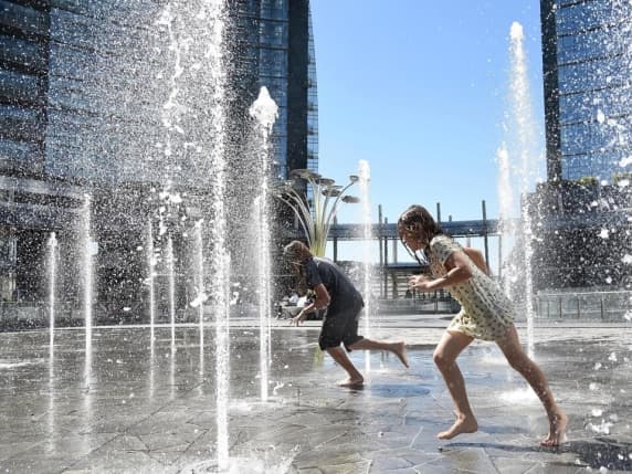Previsioni meteo lunedì 3 agosto, a Milano e in Lombardia: tanto caldo, umidità e afa. Isolati rovesci pomeridiani sulle Alpi