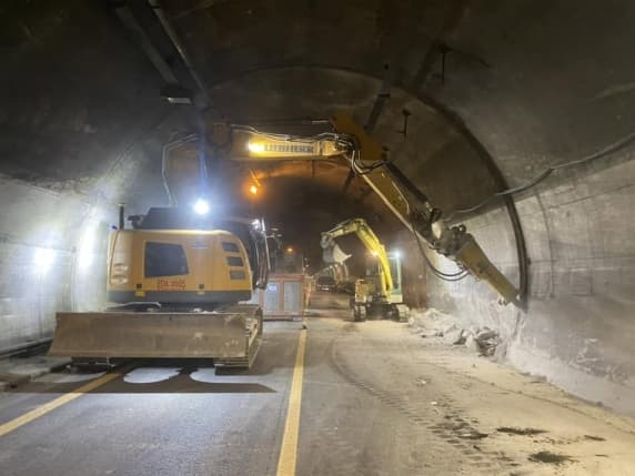Galleria Monte Piazzo, operaio di 27 anni morto sul lavoro per un incidente nel cantiere notturno della Statale 36