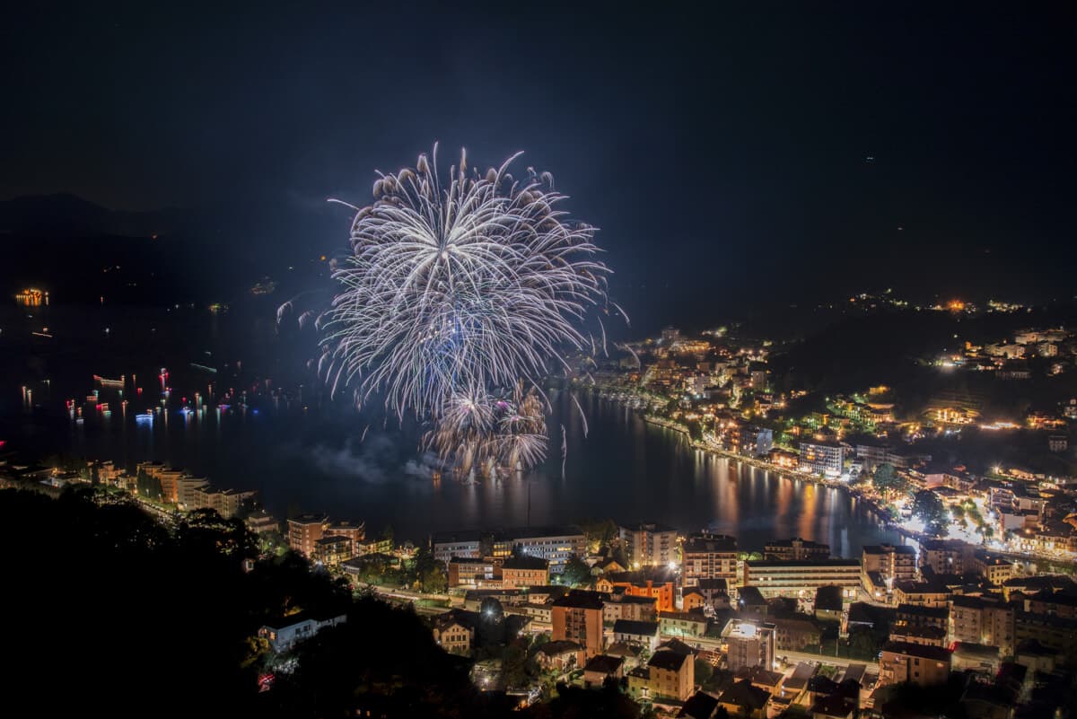 Festa di San Vito, 11 giorni di eventi sul Lago d’Orta: musica, fuochi d’artificio e molto altro