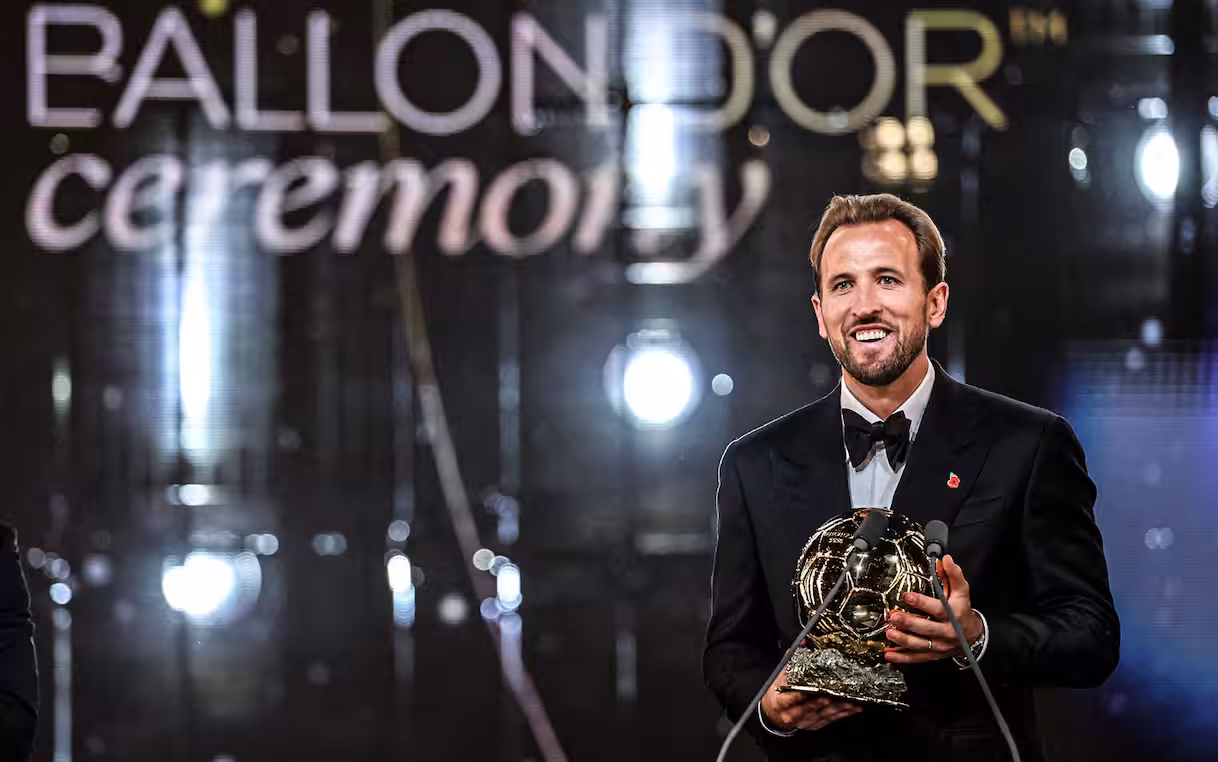 Harry Kane trionfa al Pallone d'Oro 2026, Mbappé secondo e Yamal terzo: tutti i premi della serata