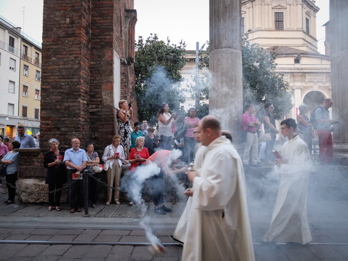 Parata religiosa a Milano: gli orari, il percorso e le strade chiuse