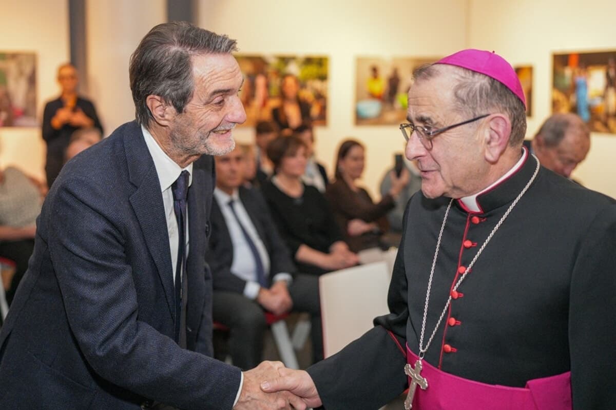 Monsignor Mario Delpini compie gli anni, Fontana: "Punto di riferimento per l'intera comunità"