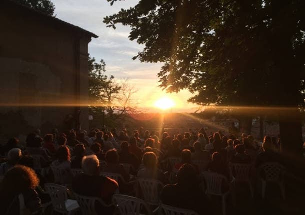 Cairate - Cairate si sveglia con la musica: concerto all’alba alla chiesetta di San Calimero -  - Varese News