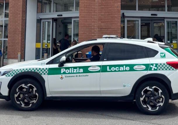 Arcisate - Arcisate, la Polizia Locale intercetta e denuncia tre borseggiatrici. Una è incinta - Varese Laghi - Varese News