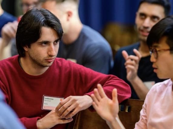 Lodovico, dal 100 alla Maturità al Parini (con 7 in condotta) alla Silicon Valley: «Ho studiato Filosofia a Cambridge, la mia prima start up fattura 2 milioni di euro l'anno»