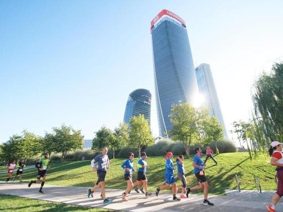 Salomon Running a Milano domenica 20 settembre, quattro percorsi da 10 a 20 km fra parchi e grattacieli: ecco le strade interessate