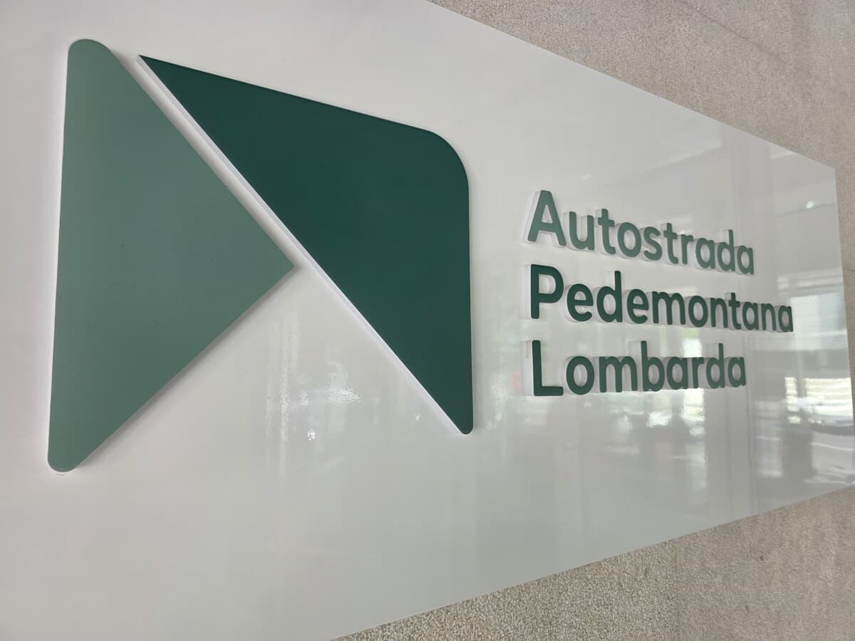 Truffa del finto sms sul pedaggio: l'allarme per gli automobilisti in Lombardia