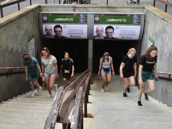 Milano, ragazza 20enne sotto choc: «Ero appena arrivata a Lambrate di notte. Lui voleva ospitarmi, mi ha violentata»