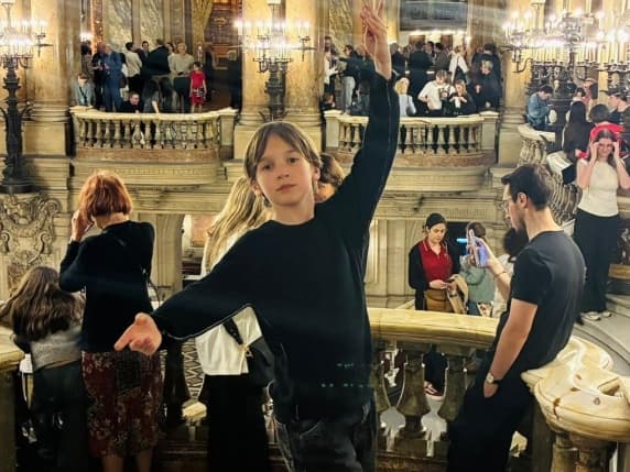 Milano, Nathan ammesso a 10 anni all'Accademia dell'Opéra di Parigi: «Sveglia alle 5 per allenarmi, poi lo studio e le prove: ballare mi fa sentire grande»