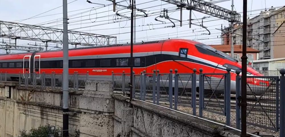 Trenitalia, stop ai Carnet Smart sull'Alta Velocità, scatta la petizione: "Per i pendolari Milano-Torino costi quasi raddoppiati"