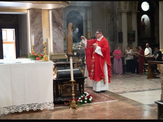 Emergenza siccità, Maleo schiera Ireneo, il santo della pioggia. Il parroco Lanzani: «Non è superstizione, è una tradizione»