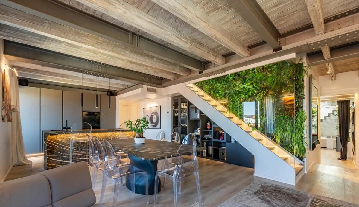 Trattative da 6 milioni, telefono sempre acceso, foto perfette: come lavorano gli agenti immobiliari del lusso a Milano