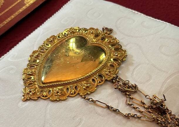 Saronno - Nei cinque sabati di agosto la Madonna dei Miracoli del Santuario di Saronno tornerà a indossare il suo Cuore d’Oro - Archivio - Varese News