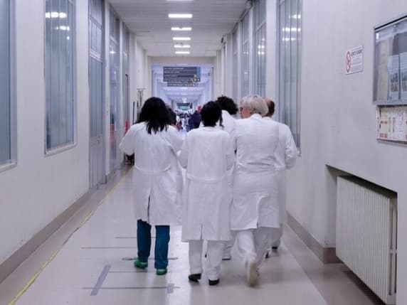 Guido Bertolaso scrive al Ministero della Salute: l’importanza di un sistema di misurazione della qualità delle cure e la critica dei parametri in uso