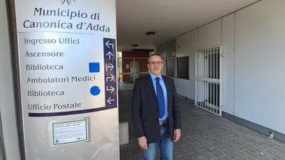 «Il municipio funziona». Il sindaco di Canonica: basta post, scriveteci