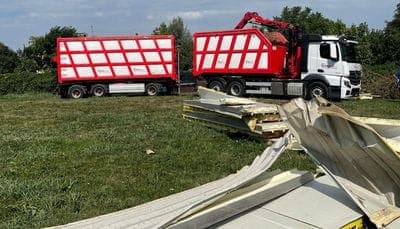 Tromba d’aria, si recuperano le lamiere cadute ad Arzago