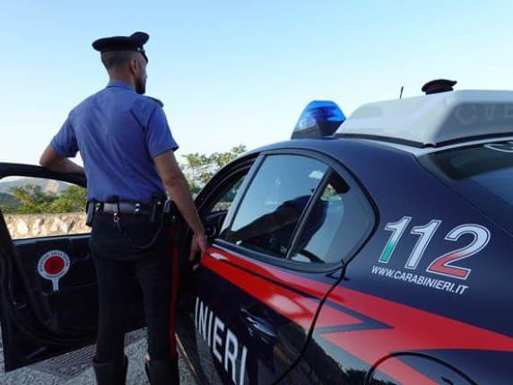 Zibido San Giacomo, incontro trappola tra rivali in amore nel parcheggio del cimitero: muore 40enne investito, aveva con sé una pistola