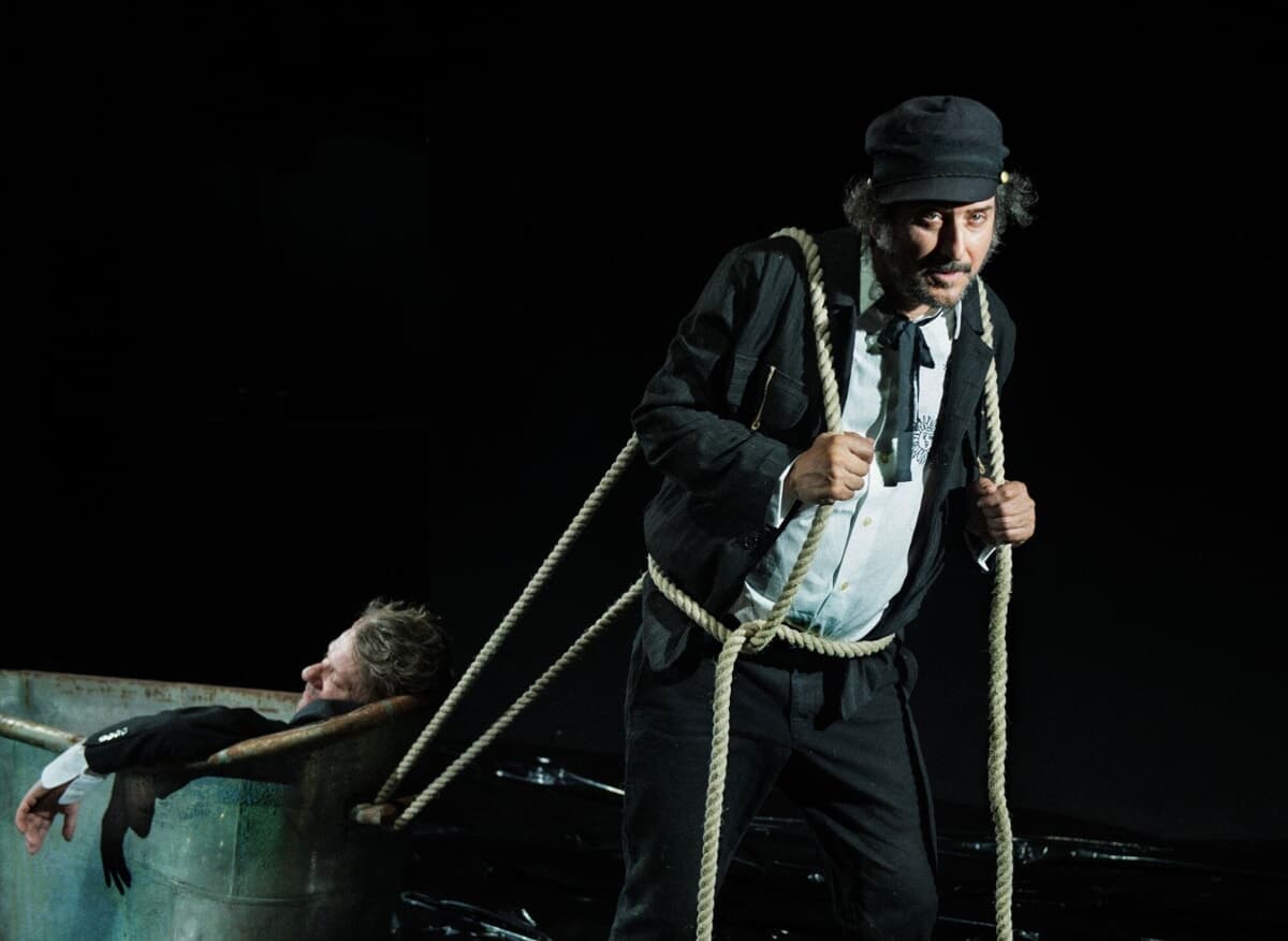 Capossela e Capovilla debuttano al Lirico portando in scena Dylan Thomas: "La poesia allarga i confini dell’anima"