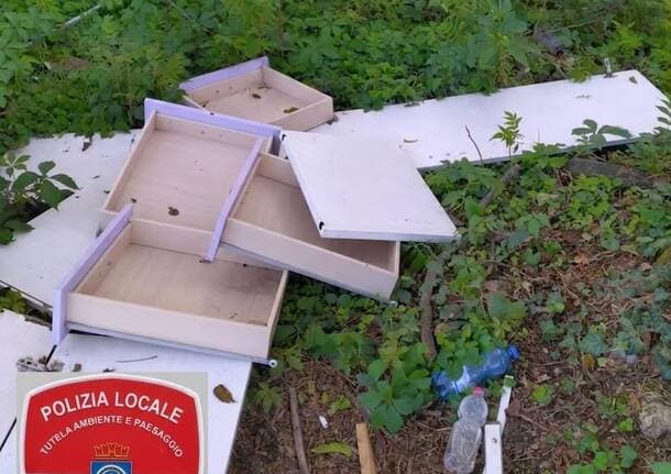 Monza - Abbandona rifiuti ingombranti nel quartiere Libertà a Monza: patente ritirata, denuncia e camion sequestrato - Econews - Varese News