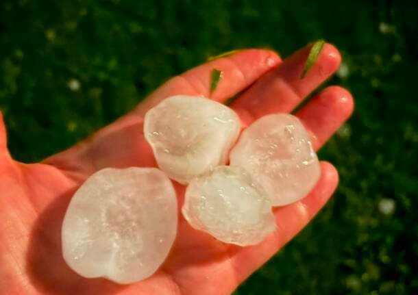 Saronnese - Tuoni, fulmini e grandine: risveglio sotto la tempesta tra Saronno, Origgio, Uboldo e Caronno Pertusella - Saronno/Tradate - Varese News