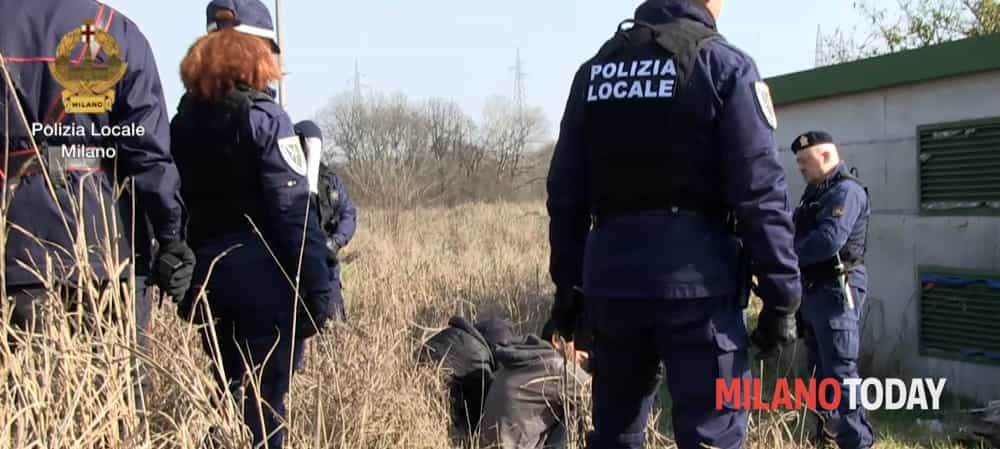 Maxi blitz a Rogoredo: oltre 300 agenti e droni setacciano il quartiere. Il bilancio tra arresti e tonnellate di rifiuti