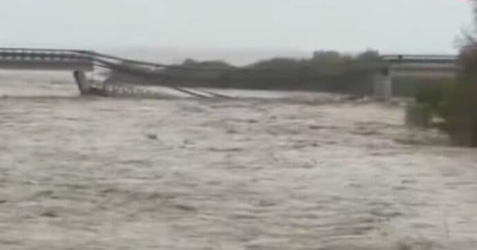 Maltempo al Centro-Sud: crolla il ponte sul Trigno