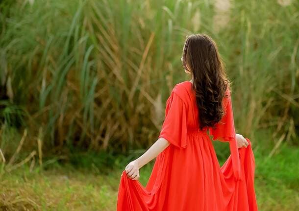 Gerenzano - Il Parco degli Aironi di Gerenzano si veste di rosso contro la violenza sulle donne - Saronno/Tradate - Varese News