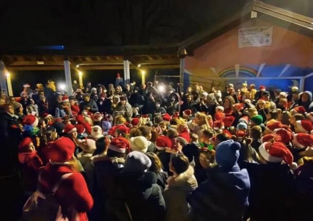 Luvinate - Barasso - Alla Pedotti di Luvinate un canto di Natale che parla con le mani -  - Varese News