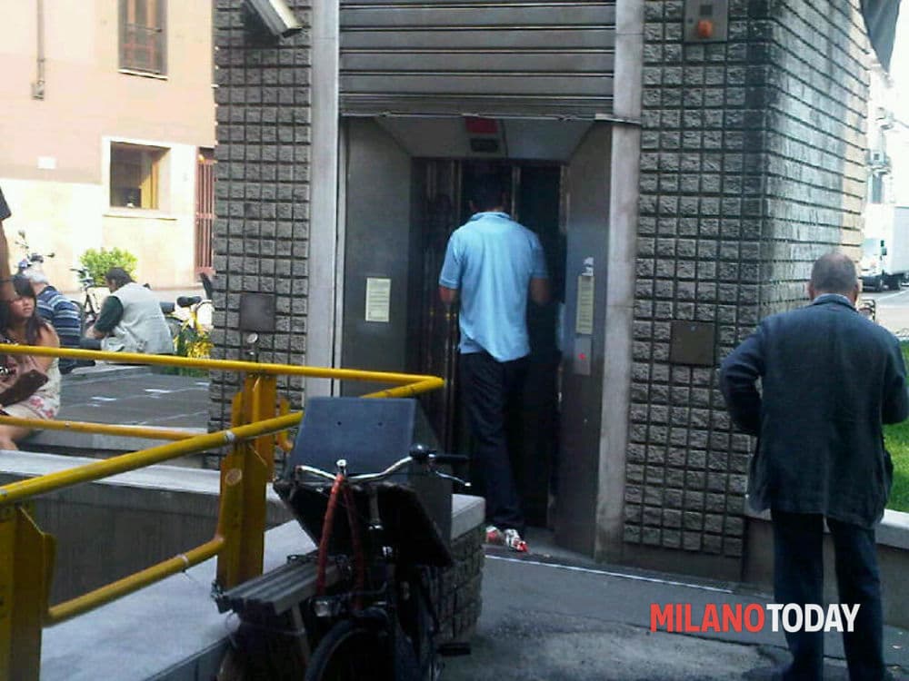 Borseggio da tremila dollari in ascensore a Centrale: arrestata una diciannovenne