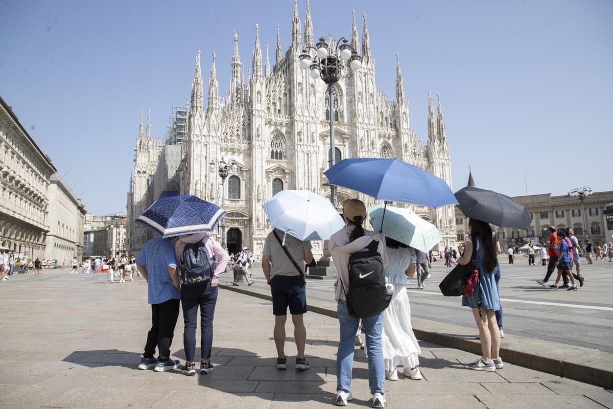 36 gradi e notti tropicali: a Milano arriva il Ferragosto più caldo. E c'è già la data della svolta