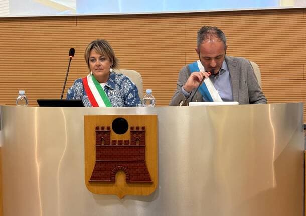 Saronno - Saronno, convocato il Consiglio:  tra i temi il rogo dell’8 luglio alla Rodari e il futuro del giornale comunale - Archivio - Varese News