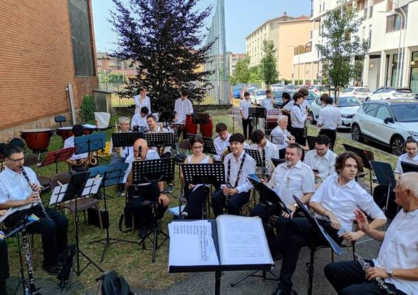 BUsto - L’insolita chiusura della stagione degli eventi di Riabitare rivitalizza il retro della chiesa di Beata Giuliana -  - Varese News