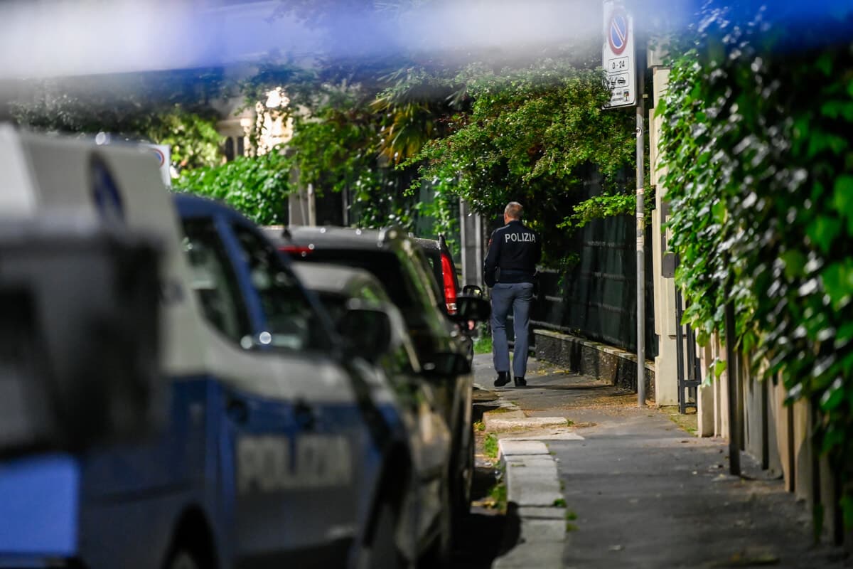 Aggressione nella notte in Corso Venezia: 32enne rapinato del suo Patek Philippe da 25mila euro