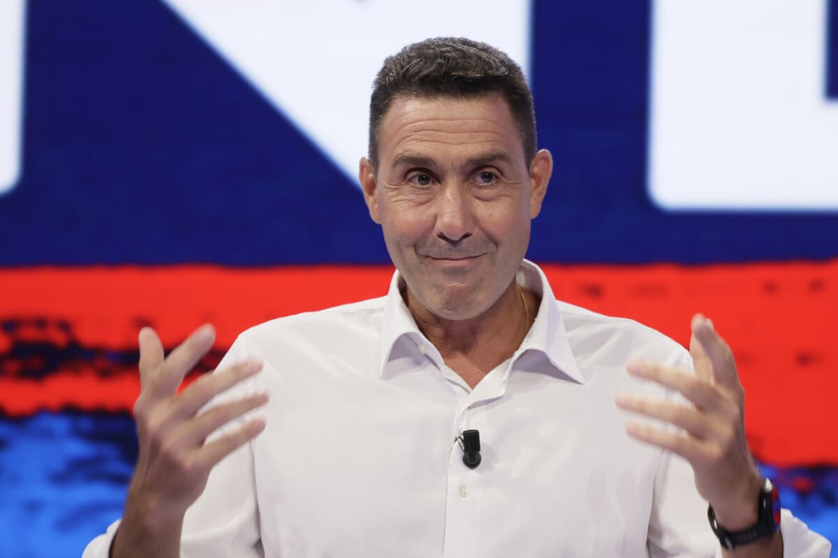 Elezioni Milano, Vannacci pubblica un sondaggio e spunta al 3° posto: è subito scontro con Majorino e Salvini