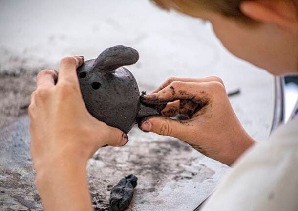 Saronno - Al Museo Gianetti di Saronno nasce “Spazio PACK” dove l’argilla diventa strumento di cura e inclusione - Archivio - Varese News
