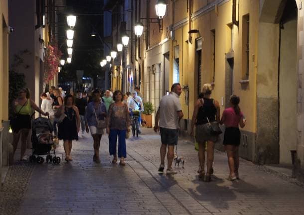Saronno - Notte dello shopping, Tu@Saronno: «Centro vivo e partecipato, ora avanti con Reverie» - Archivio - Varese News