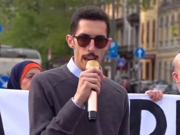 Youssef Siher, le accuse della procura: «Con la chat M1710 puntava a creare terrore nella popolazione. Il suo progetto era eversivo»