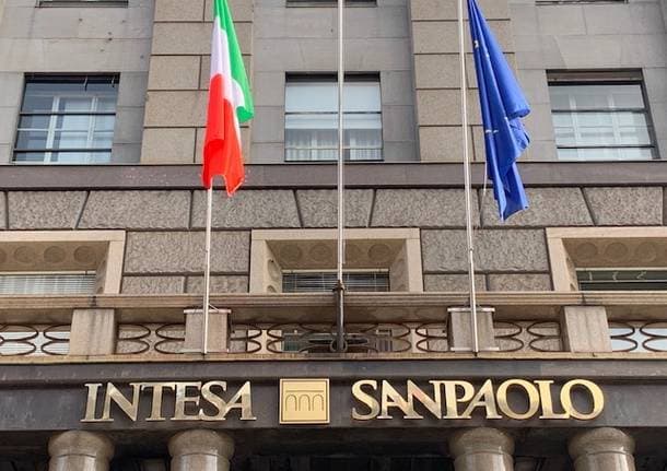 Economia - Intesa Sanpaolo-Mps, depositato il documento dell’Opas: offerta in azioni e contanti - Economia - Varese News