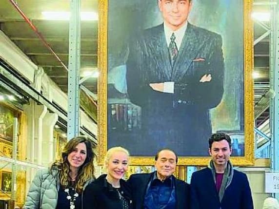 Arcore, la quadreria di Berlusconi sarà demolita: al suo posto arriva un supermercato. «Lì anche opere acquistate durante le televendite notturne»