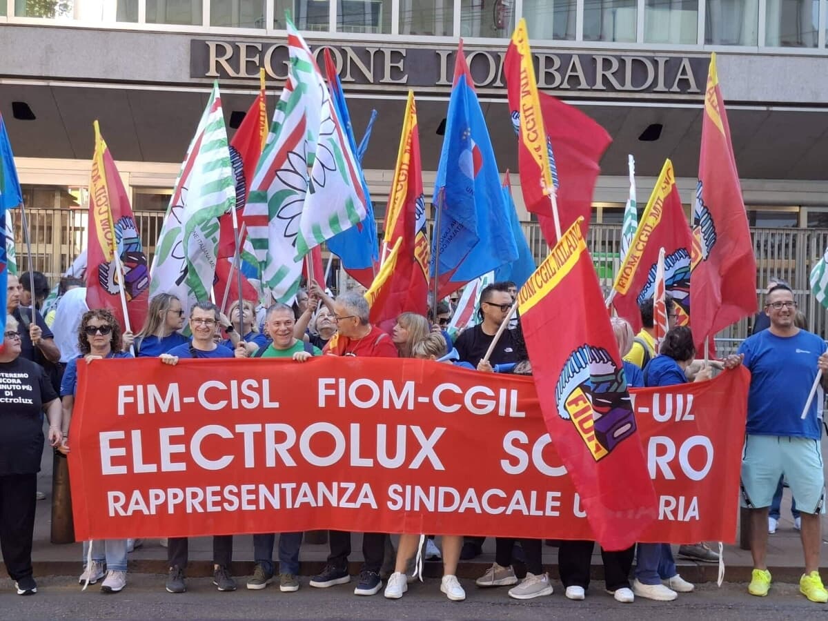 Crisi Electrolux, quattro province si alleano per salvare lo stabilimento di Solaro: l'asse con Milano