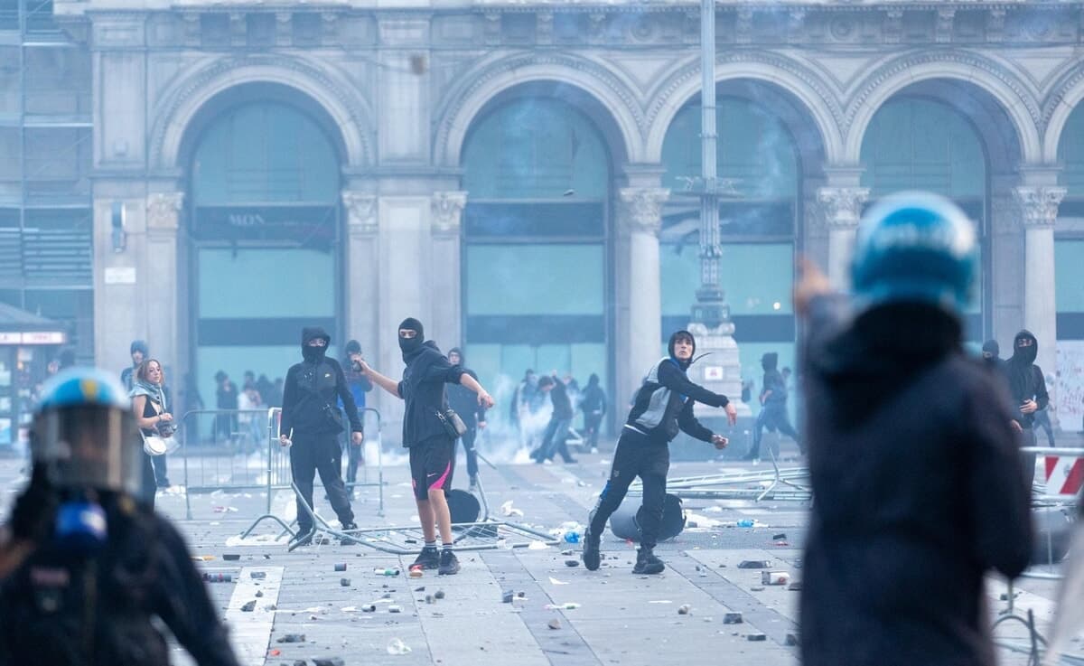 Il piano del governo dopo i disordini, in arrivo 500 militari in più a Milano. Salvini: "Vittoria Lega"