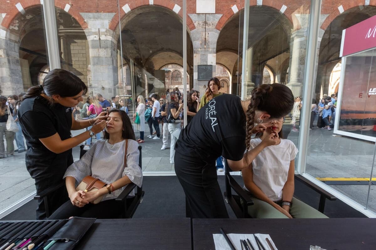 Guida alla Milano Beauty Week: da Gae Aulenti a piazza Duomo, tutti i pop up (e prodotti in regalo)
