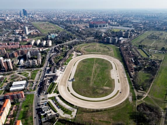 Milano, il parcheggio del nuovo San Siro sulla Maura, l’appello dei residenti: «Il Comune compri l’area»