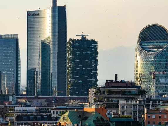 Ogni anno 50mila nuovi milanesi. Ricambio di residenti da record: città multiforme con il 21% di stranieri. E nel 2036 i giovani saranno il 25%