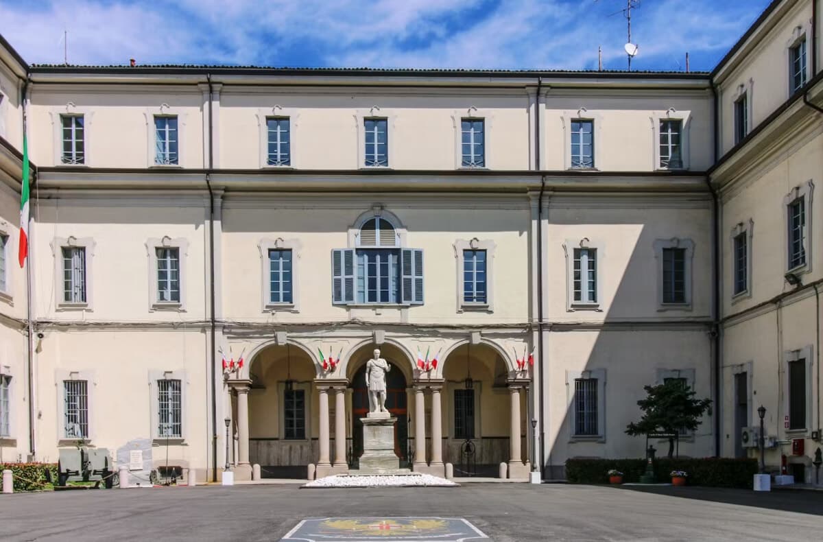 Abusi alla scuola Teuliè, sale a 18 il numero delle presunte vittime di molestie