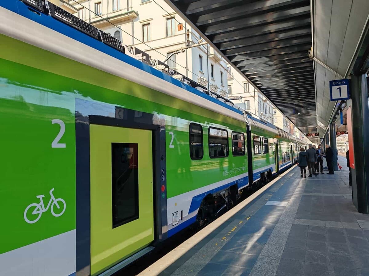 Caos treni nel weekend a Milano: lavori sul nodo ferroviario, modifiche e bus sostitutivi. La guida