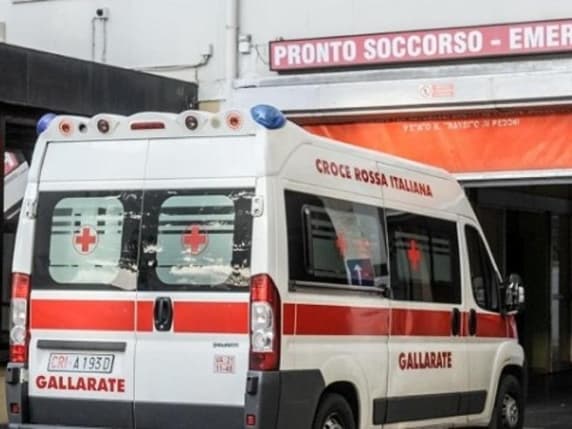 Gallarate, rissa tra pazienti al Pronto soccorso, intervengono due infermiere: picchiate e ferite. Denunciata una donna