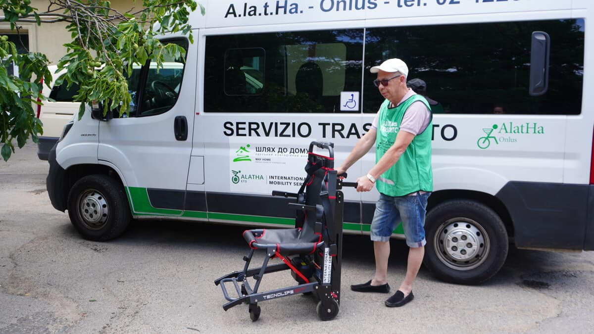 Da Milano al cuore della guerra: il pulmino milanese che salva i disabili sotto le bombe a Odessa