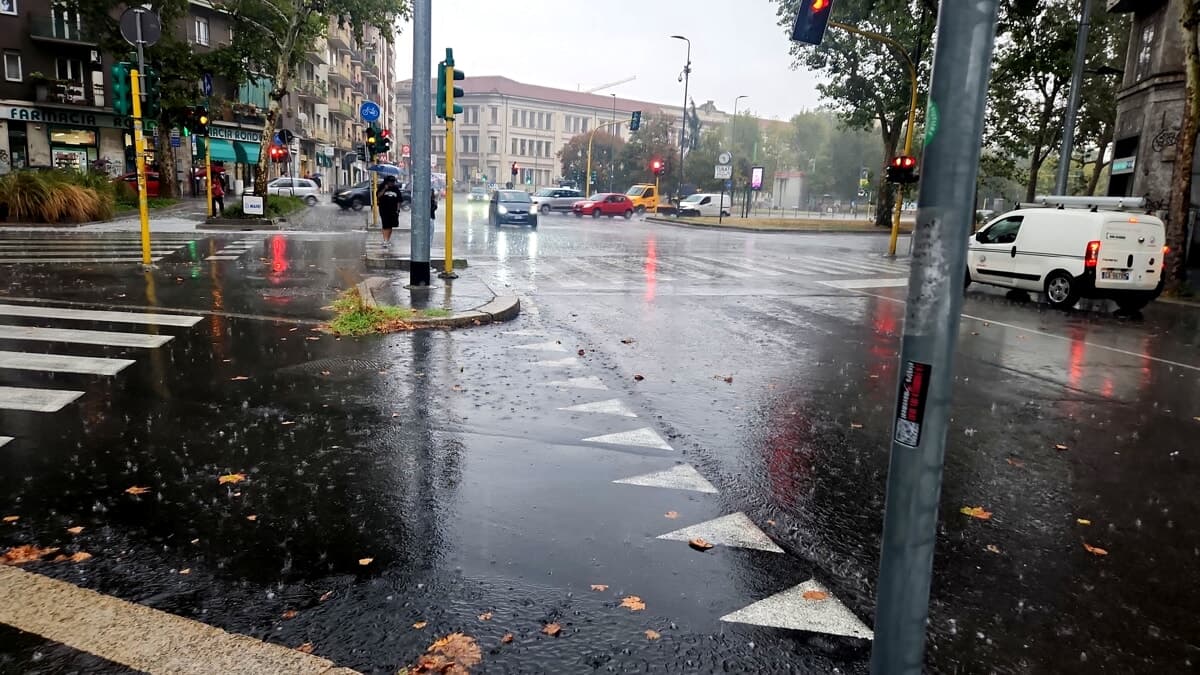 A Milano arriva la pioggia (e potrebbe essere un Natale piovoso)